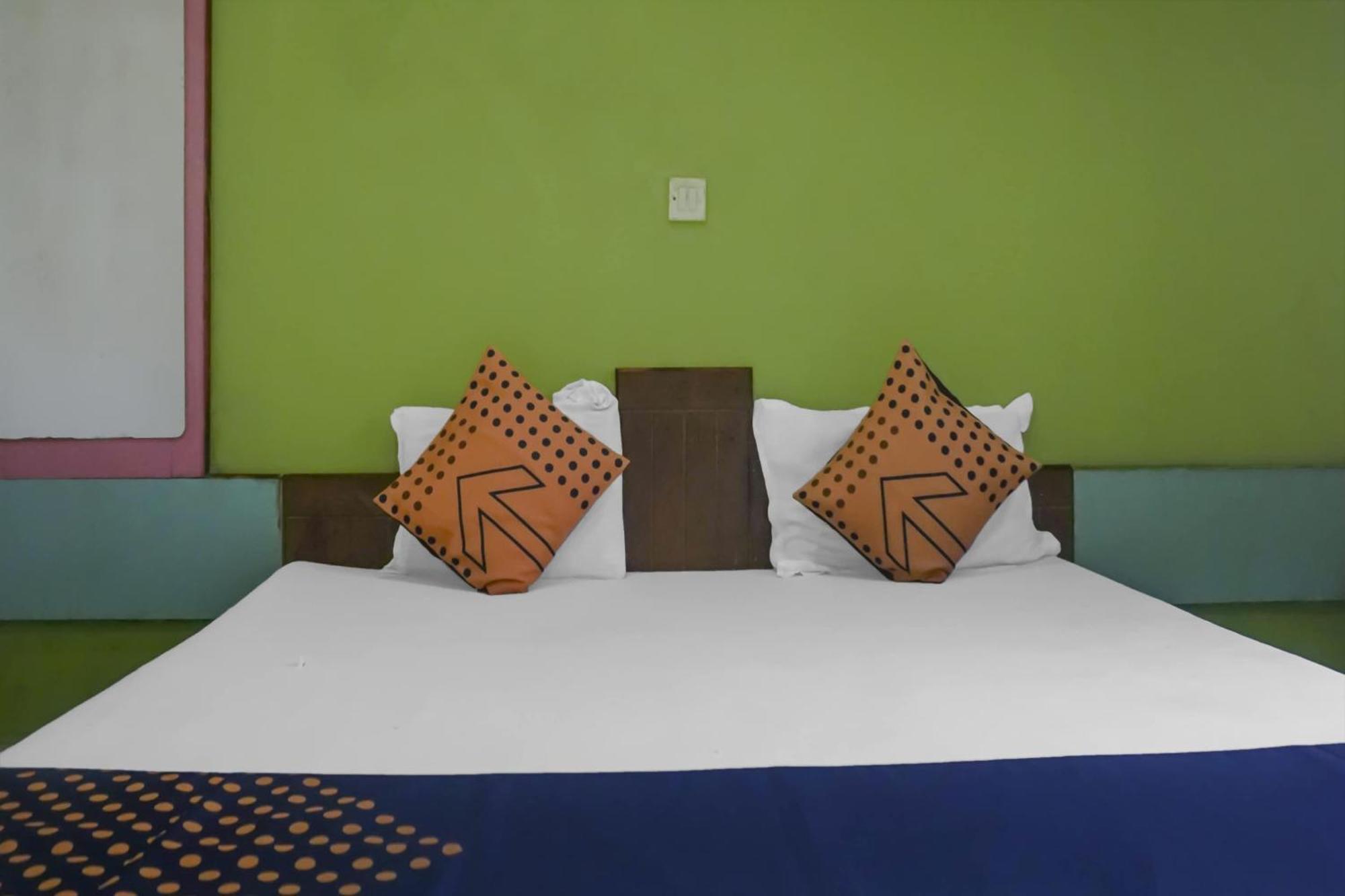 Hotel O Peacock Lodging Kharakvasla Exterior foto